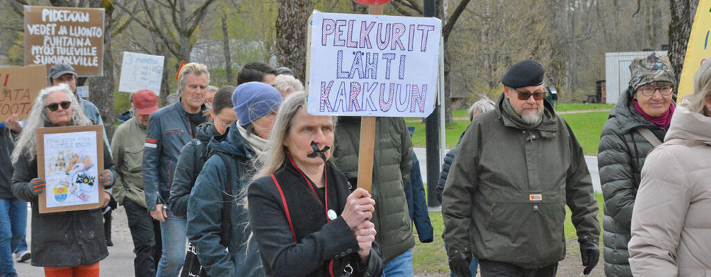 Inkoossa osoitettiin mieltä terästehdasta vastaan, kunnanhallitus hyväksyi kaavaehdotuksen